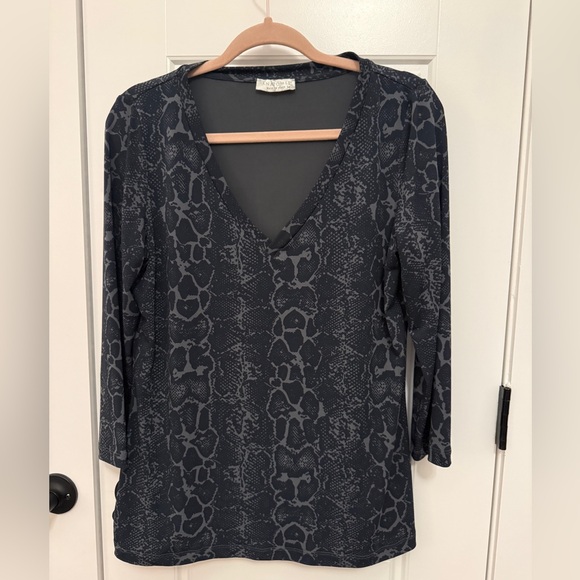 Anatomie Tops - Anatomie Black and Charcoal Snake Print V-Neck Nice Top